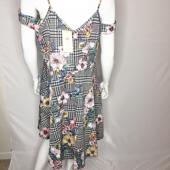 NWT Lilian size 3X cold shoulder floral mini dress - Picture 6 of 8